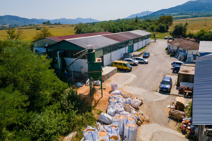 Lubav Location fabric woods